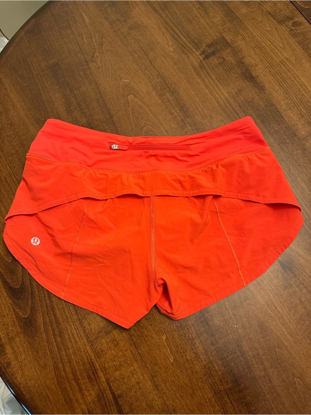 Women’s Lululemon Speed up high waisted shorts (2.5 in. inseam) - Picture 4 of 5